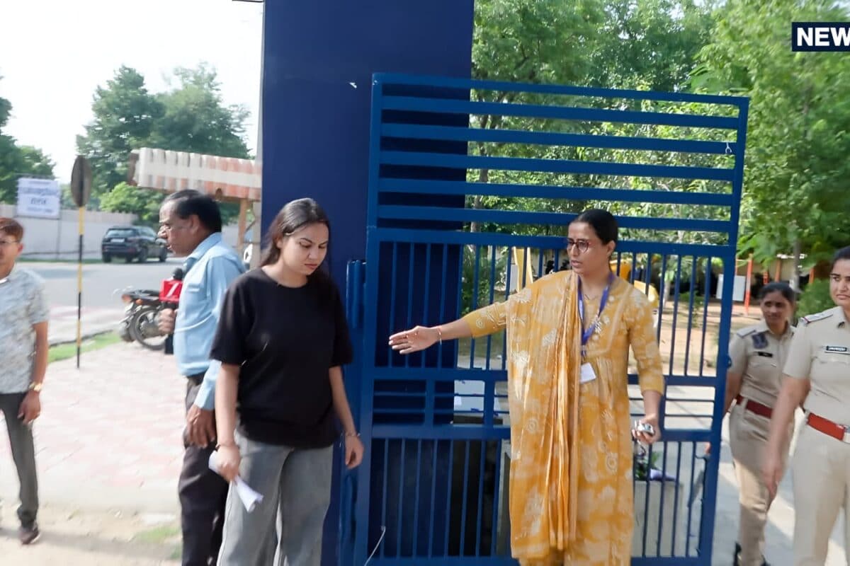 RPSC SI Re-examination: Aspirant denied entry after arriving at Jaipur centre; gates found locked following eight years of preparation.