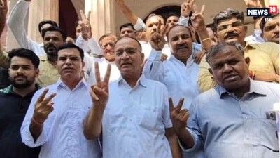 बीकानेर नगर निगम में मेयर पद के लिए कांग्रेस के अनिल कल्ला और भाजपा के सुरेंद्र सिंह शेखावत के बीच सीधा मुकाबला 