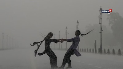 आज मौसम काफी सुहावना है. कोई धूप नहीं निकल रही और सुबह से मौसम में ठंडक है. (फोटो PTI)