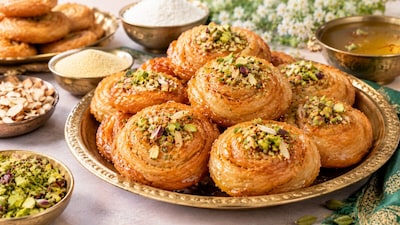 घर पर बनाएं कर्नाटक की चिरोटे (इमेज AI)