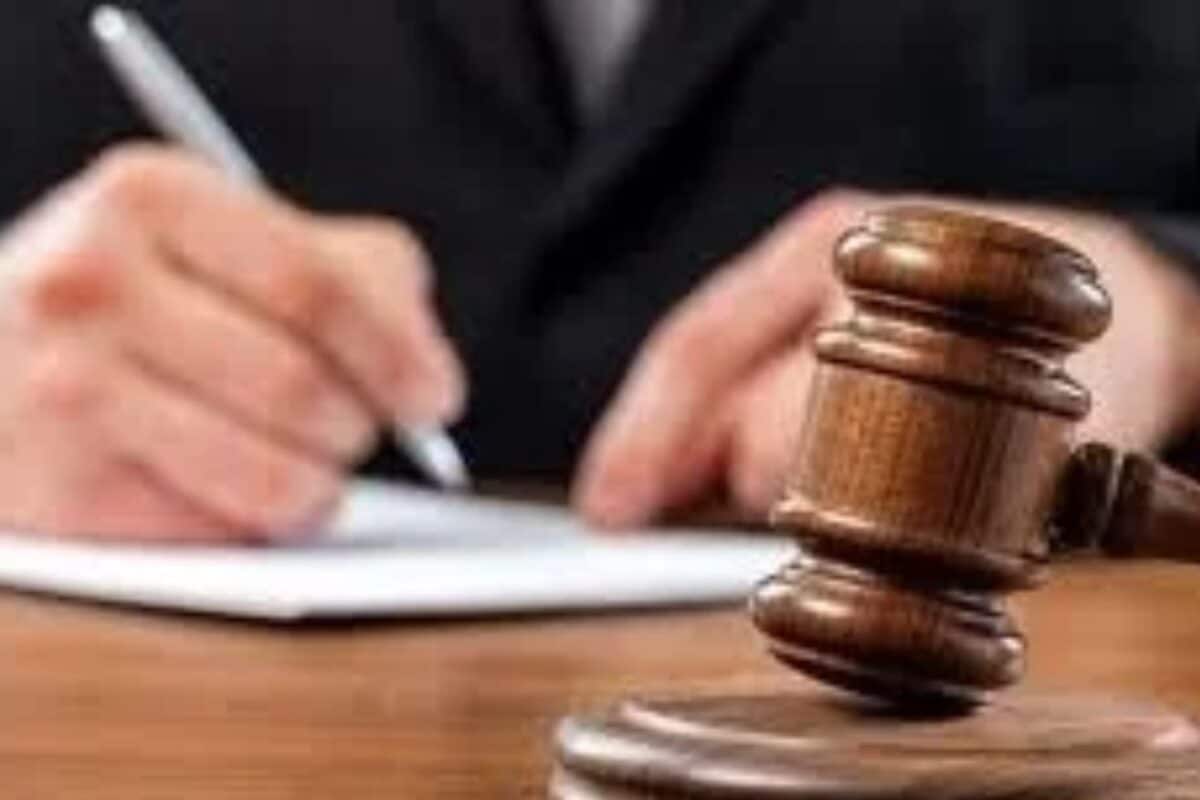 बॉडी गार्ड की हत्या छत से छलांग फहीम खान के घर AK-47 से अंधाधुंध फायरिंग मामले में 22 साल बाद फैसला शाहिद आलम समेत 3 दोषी