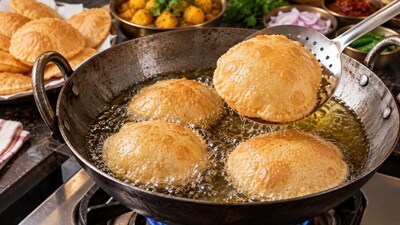 पूरी बनाने के टिप्स (इमेज AI)  