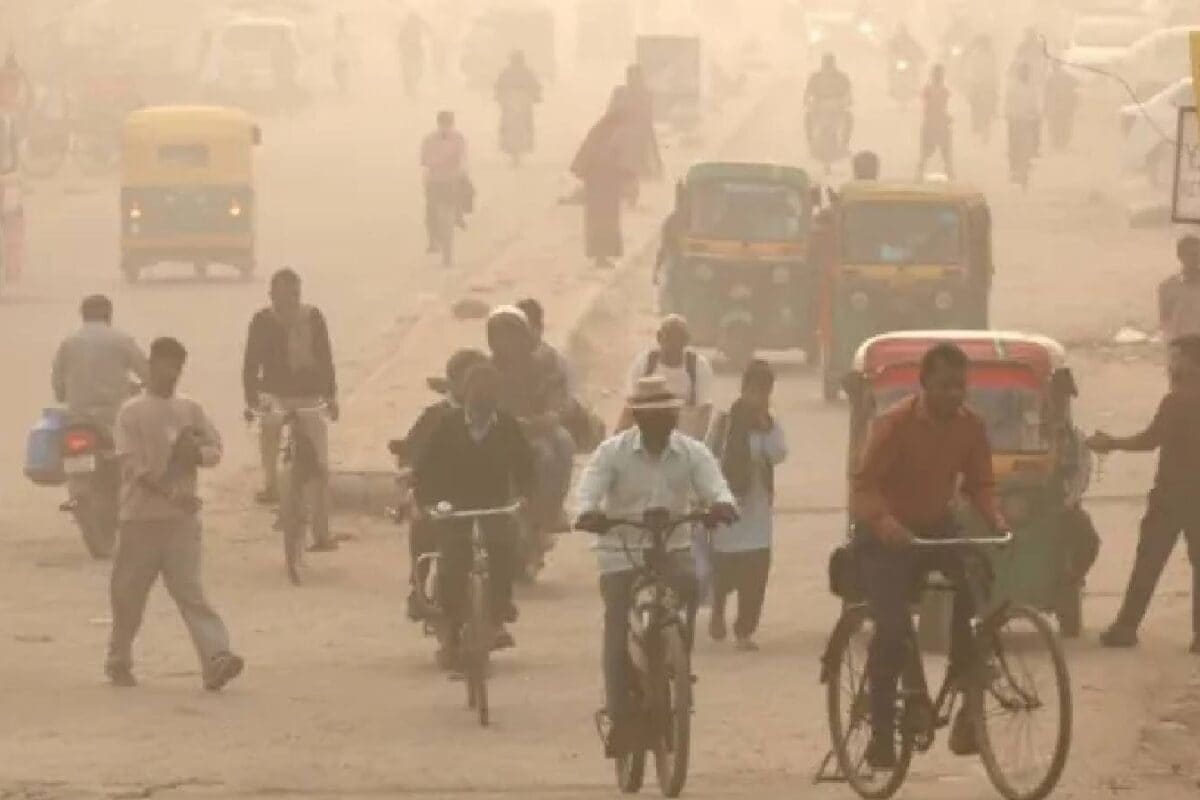 सितंबर में ही दिल्ली-NCR का फूलने लगा दम इन 2 शहरों की जहरीली हो गई हवा सांस लेने में हांफने लगे लोग