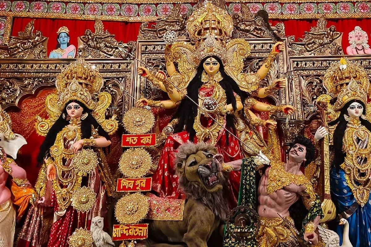 पश्चिम बंगाल में फिर भगवा का जलवा दुर्गा पूजा में केसरिया टीशर्ट में दिखेंगे 20 हजार वॉलंटियर्स