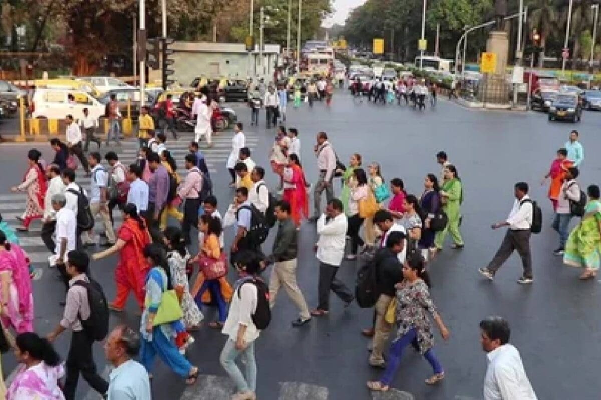 हाइवे जैसी सड़कों पर पैदल चलने वालों की आएंगी मौज इन 30 रास्तों पर होने जा रहा ये बड़ा काम
