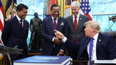 एस्सार ग्रुप ने अमेरिका में 18 अरब डॉलर के निवेश की घोषणा की है. फोटो- रायटर