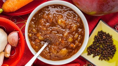 Garlic Chutney Recipe: Easy Way to Make Spicy Chutney with Red Chili and Peanuts.
