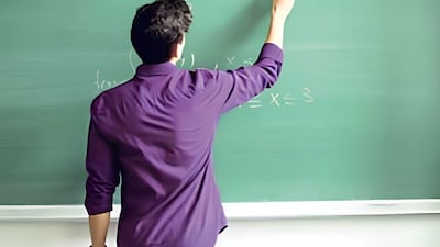 59 साल की उम्र में टीचर बने विजय कुमार. (सांकेतिक तस्वीर)