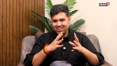 IAS Story : आईएएस अनुनय झा ने IIT रुड़की से इंजीनियरिंग की है. 