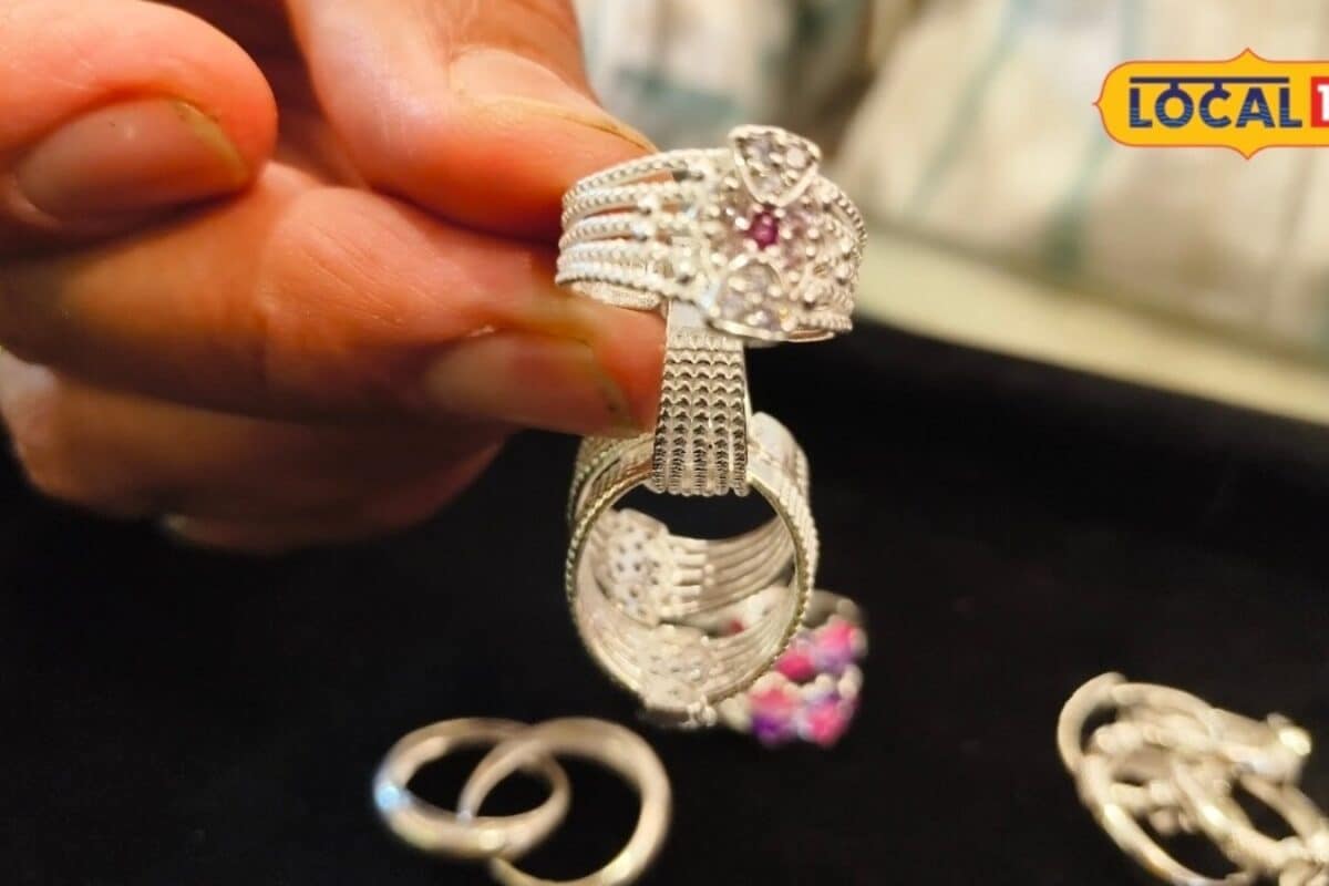 Silver Toe Rings: पूर्णिया में छाए घुंघरू से लेकर मीनाकारी वाली बिछिया के नए डिजाइन, जानें कीमत