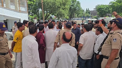 आगर-मालवा के सुसनेर नगर परिषद अध्यक्ष उपचुनाव में  EVM और प्रवेश को लेकर विवाद