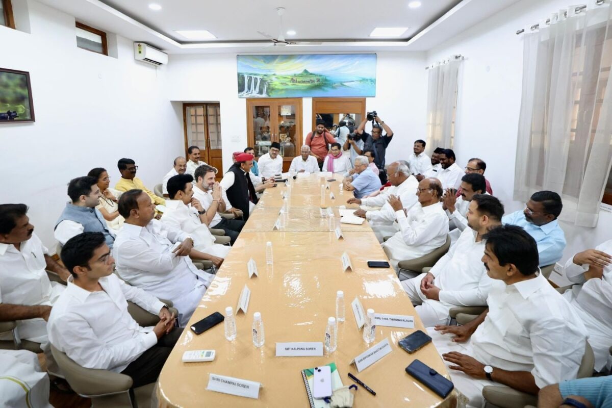 OPINION: ज्ञानेश कुमार पर बिखर गया इंडी गठबंधन धरी रह गई राहुल गांधी और ममता बनर्जी की उम्मीदें