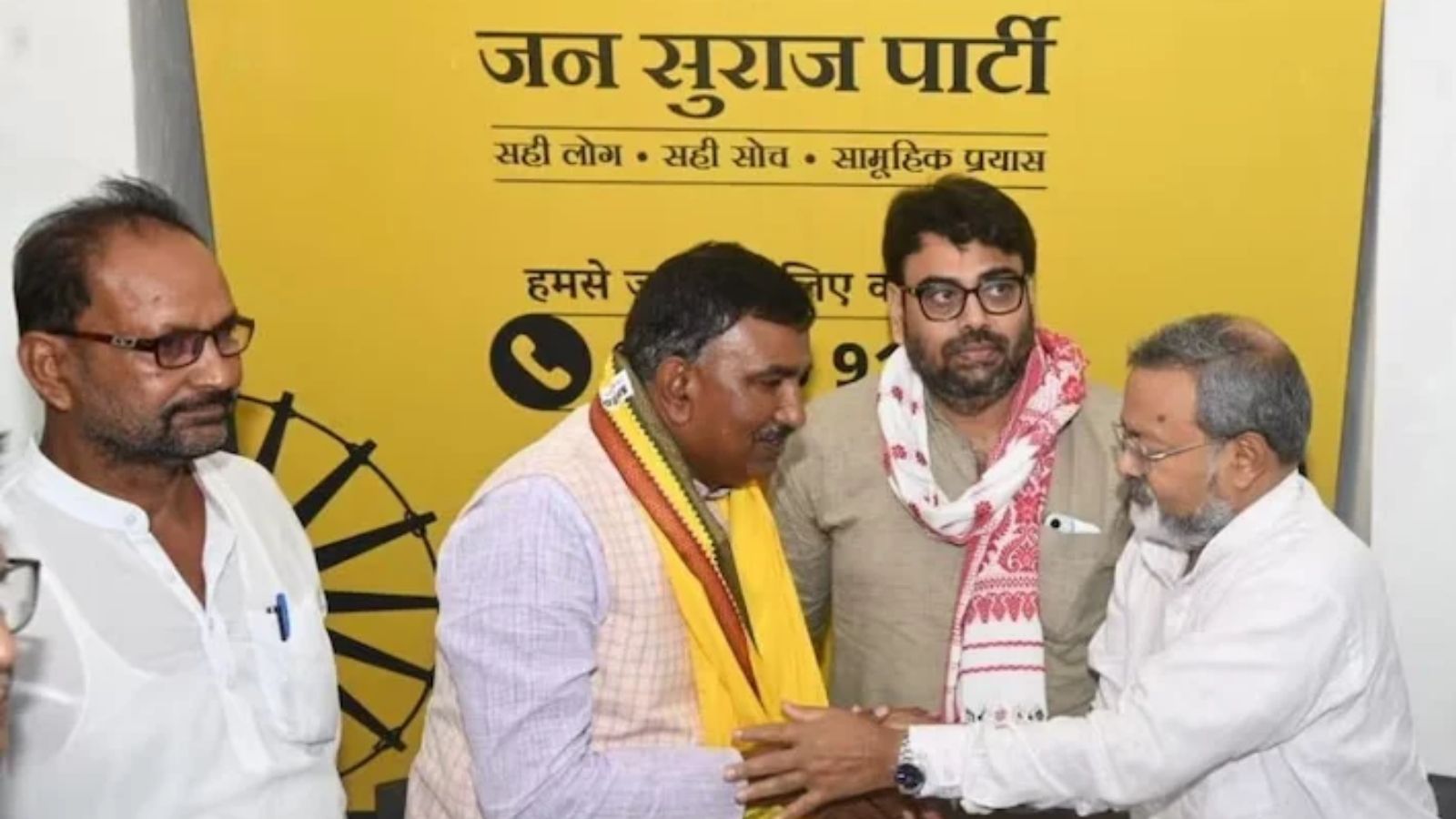 भूषण झा ने छोड़ा प्रशांत किशोर का साथ, तिरहुत शिक्षक सीट पर अब श्याम नंदन यादव जन सुराज कैंडिडेट, जानिए कौन हैं?