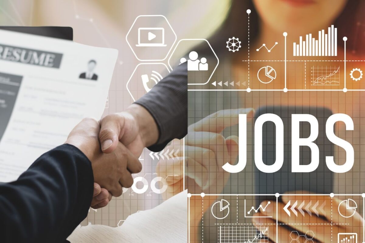 Job Alert : रिज्यूमे बनाकर युवा हो जाएं तैयार त्योहारी सीजन में आ रहीं 25 लाख नौकरियां
