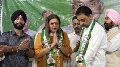 संजय दत्त की चचेरी बहन ममता दत्त ने जेडीयू ज्वाइन किया.