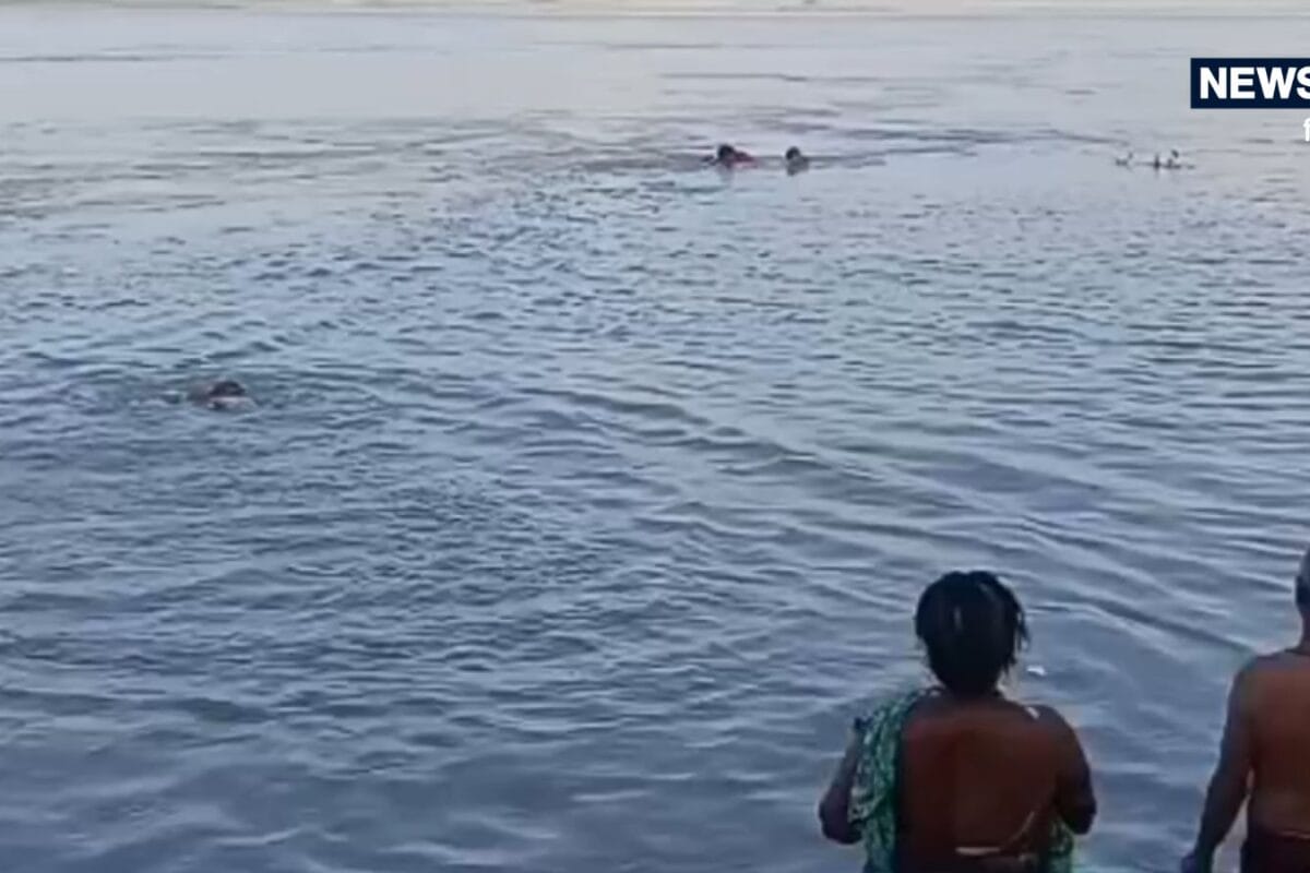 गंगा की तेज धार में अचानक बह गई महिला श्रद्धालु, तभी 'भगवान' बनकर आए शंभू और आनंद