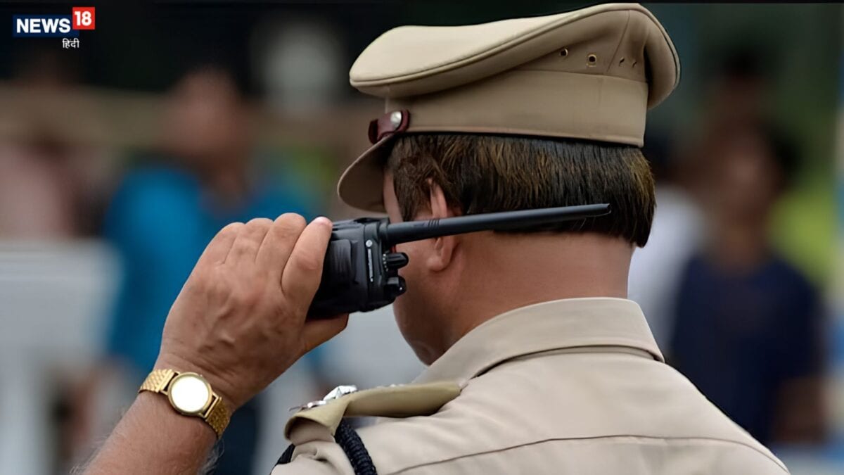 गाजियाबाद में मां-बेटी के शव फंदे पर लटके मिले