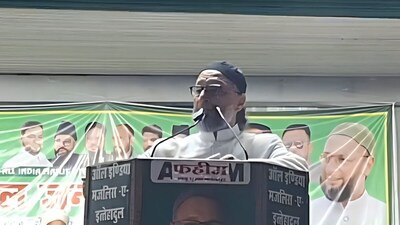 असदुद्दीन ओवैसी ने कानपुर में जनसभा को संबोधित किया.