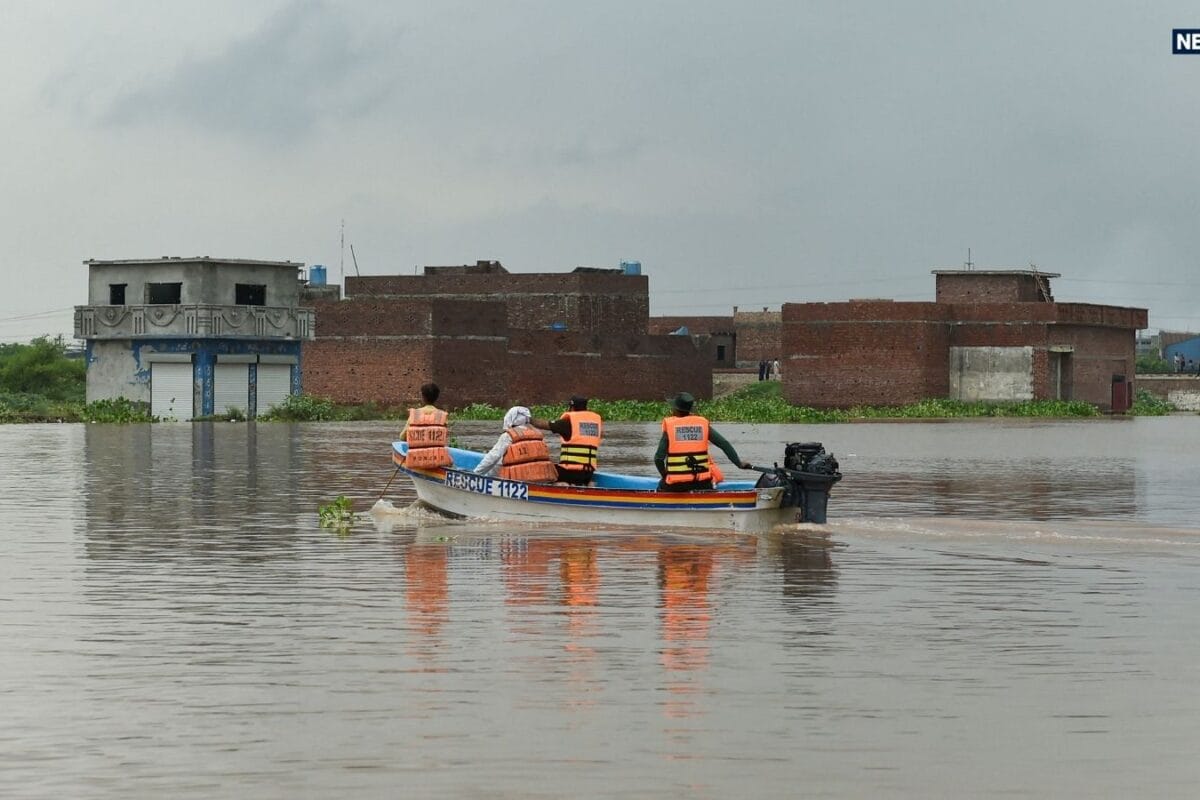सैलाब में डूबा रावलपिंडी, स्कूल-कॉलेज सब सटासट बंद, इस्लामाबाद में भी मच गया हाहाकार