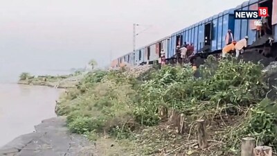 गंगा कटाव से साहिबगंज में ट्रेन परिचालन प्रभावित.