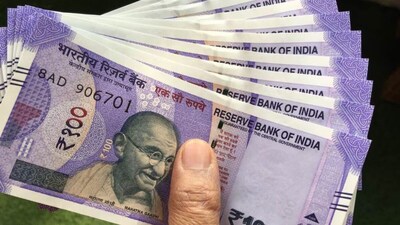 EMI, किराया और शॉपिंग के बीच सैलरी बचाने के लिए कुछ स्टेप्स समझना जरूरी है. 