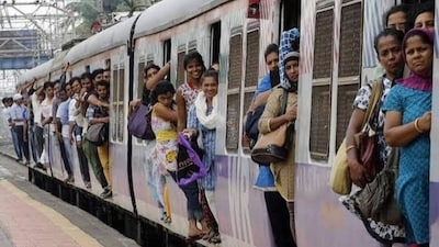  यूपी में चलेंगी लोकल ट्रेनें. 