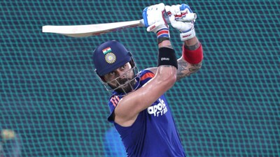 वेस्टइंडीज के खिलाफ वनडे सीरीज की तैयारियों में जुटे विराट कोहली . (PHOTO-BCCI Twitter) 