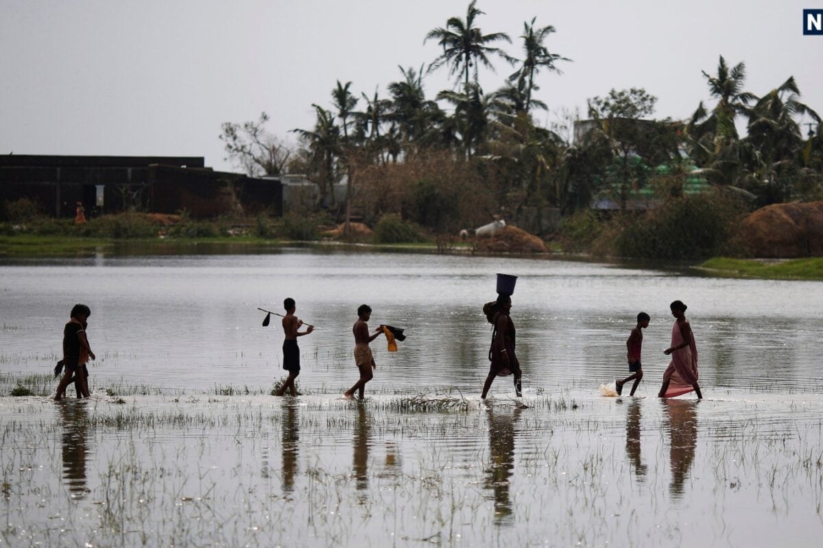 IMD Weather Today: समंदर में जागा कुंभकरण जमीन से टकराया ओडिशा से बिहार-UP तक तूफानी मौसम IMD ने दी चेतावनी