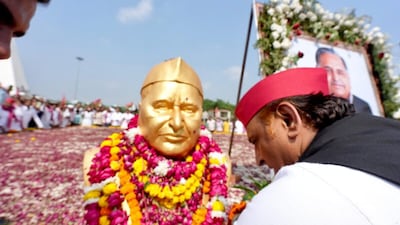 सैफई में अखिलेश यादव