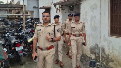 परिजनों की शिकायत के आधार पर पुलिस ने एफआईआर दर्ज कर मामले की जांच शुरू कर दी है.