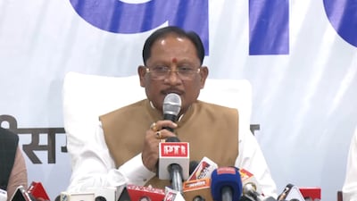 कैबिनेट बैठक के फैसलों की जानकारी देते सीएम विष्णु देव साय.