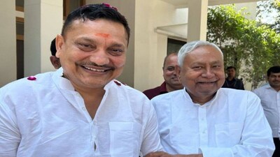 नीतीश कुमार के करीबी रहे छोटू सिंह का एक वीडियो इन दिनों चर्चा में है.