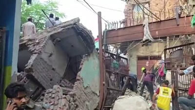 सीमापुरी मछली मंडी के पास बड़ा हादसा.