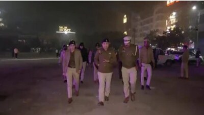 गुरुग्राम में 24 अक्टूबर तक पाबंदियां लगाईं गईं हैं.
