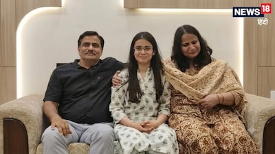 मानवी तैयारी के दौरान रोजाना करीब 8 से 10 घंटे पढ़ाई करती थीं.