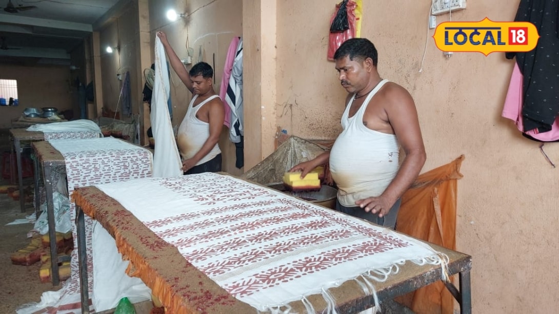 इस दुर्गा पूजा भागलपुर की ये साड़ियां मचाएंगी धमाल, कोलकाता समेत देशभर के इन राज्यों से मिल रहे ऑर्डर