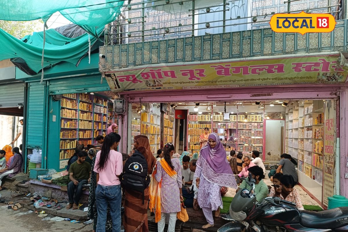 Karauli's Special 'Karwa Chooda' Gains High Demand Ahead of Karwa Chauth Festival