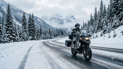 How To Ride Bike in Snow: पढ़िए पूरी टिप्स.