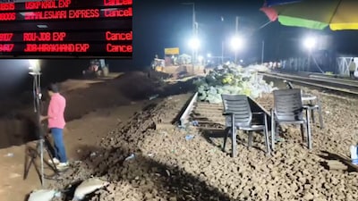 बस्तर में लैंडस्लाइड होने की वजह ट्रेन कैंसिल.