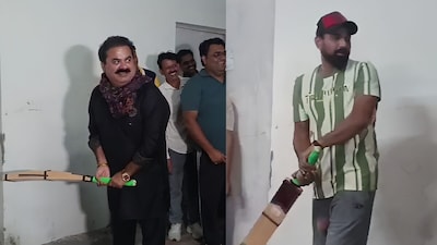 शमी की बॉलिंग पर उमेश कुमार की बैटिंग, क्या है संदेश?