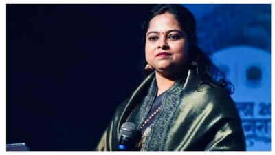 लोक गायिका माधवी मधुकर
