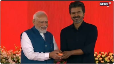 पीएम मोदी ने सीएम विजय के साथ चेन्नई में कई परियोजनाओं का उद्घाटन किया.