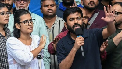 दिल्ली में बड़ा बवाल! कॉजपा के संस्थापक अभिजीत दीपके का पता नहीं, नेहा बोरा आधी रात थाने में मिलीं (एएफपी)