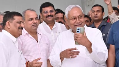 अनंत सिंह-नीरज कुमार विवाद पर ललन सिंह के बयान के बाद JDU के बड़े नेता नीतीश कुमार के आवास पहुंचे. (फाइल फोटो)