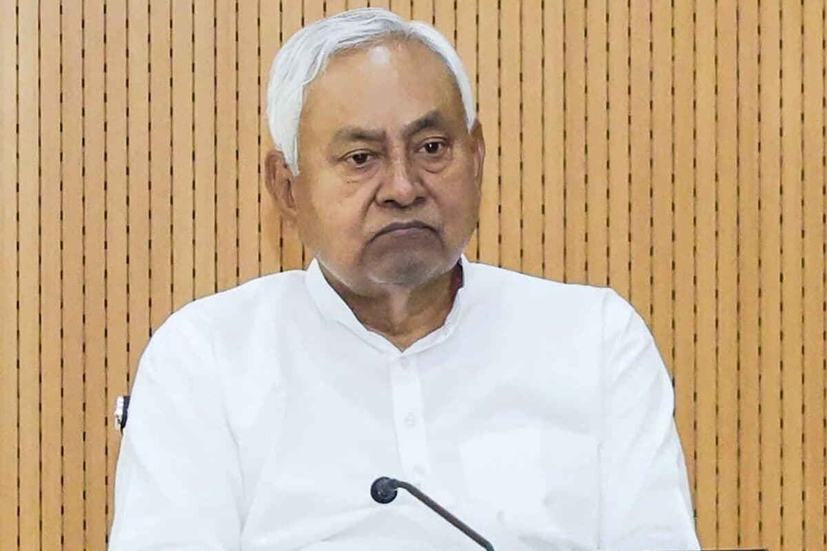 JDU को लगी किसकी नजर? नीतीश के फैसलों पर ही सवाल उठाने लगे अपने; आनंद मोहन-छोटू सिंह के बाद अब अनत सिंह ने तरेरी आंखें