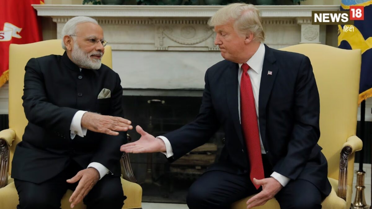 मोदी के हैंडशेक से ट्रंप की सांस फूली: बोल्टन