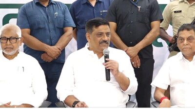 पटना स्नातक एमएलसी चुनाव को लेकर जेडीयू विधायक अनंत सिंह और पार्टी प्रत्याशी नीरज कुमार के बीच चल रहे विवाद पर पार्टी के कार्यकारी अध्यक्ष संजय झा ने प्रतिक्रिया दी है. (फाइल फोटो)