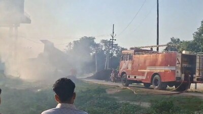 डंपर से मिट्टी गिराने के दौरान हुआ ये हादसा.