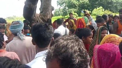 British-Era Bridge Collapses in Motihari, 13-Year-Old Child Dead and Several Trapped
