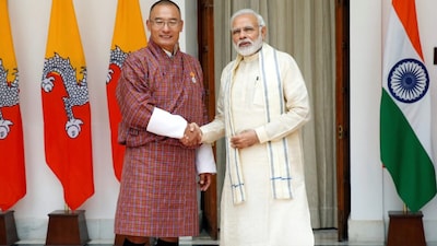 पीएम मोदी के नेतृत्व को 25 साल: भूटानी प्रधानमंत्री तोगबे ने 'बड़े भाई' को बताया 'विष्णु अवतार'